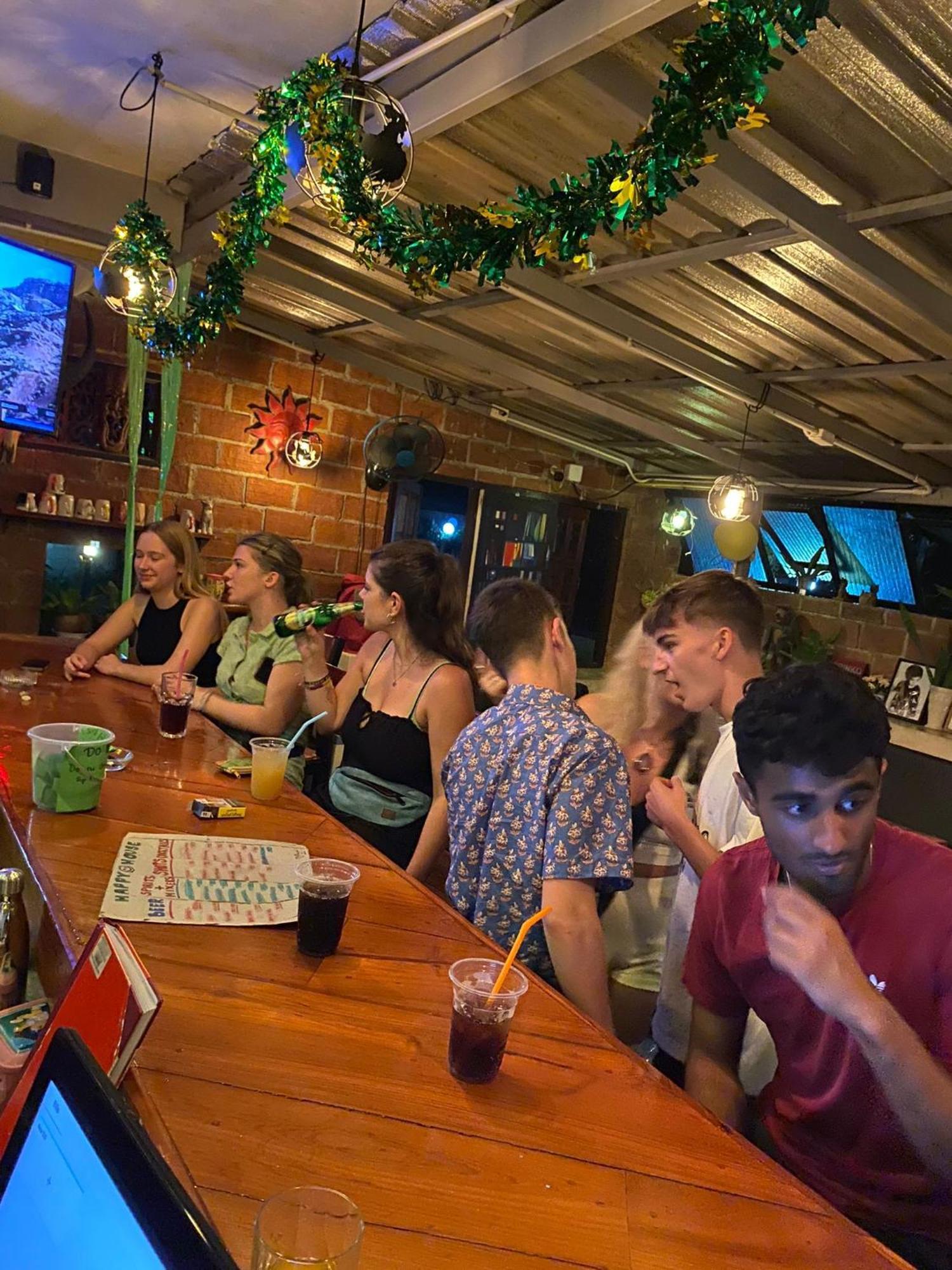 Happy House Backpackers Albergue Pai Exterior foto