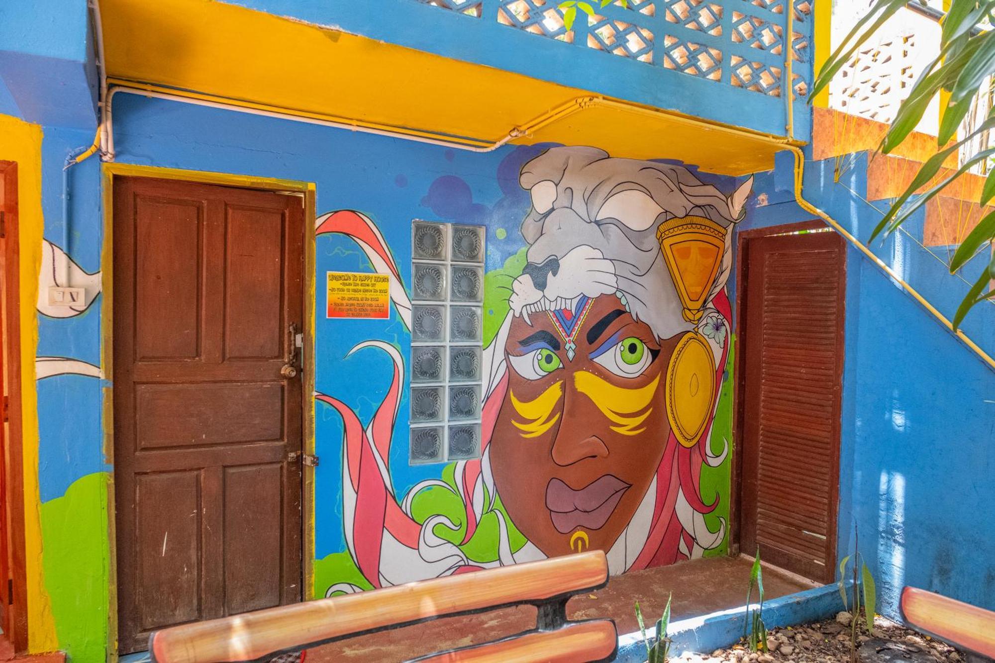 Happy House Backpackers Albergue Pai Exterior foto