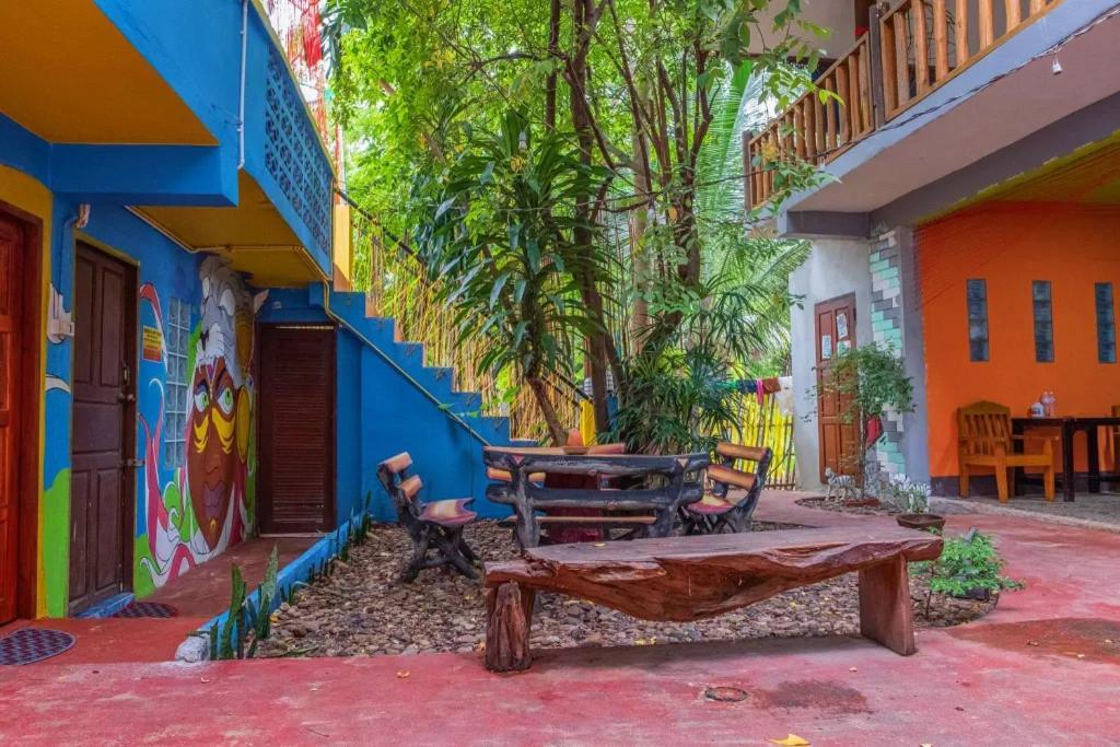 Happy House Backpackers Albergue Pai Exterior foto